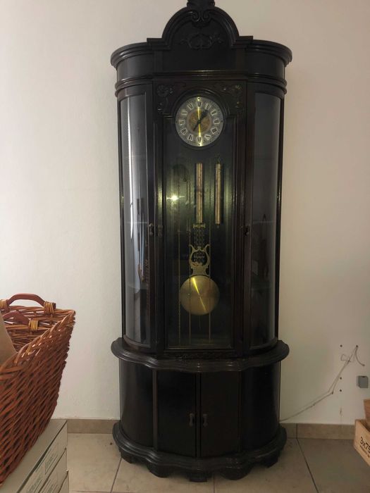 Relógio Antigo de Pé Alto