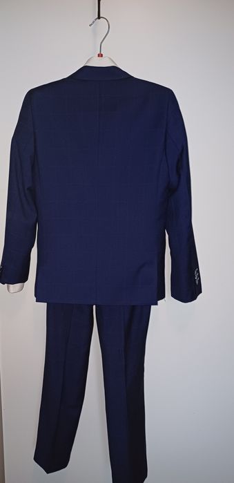 Garnitur chłopięcy komunijny  roz 146 gratis muszka I poszetka