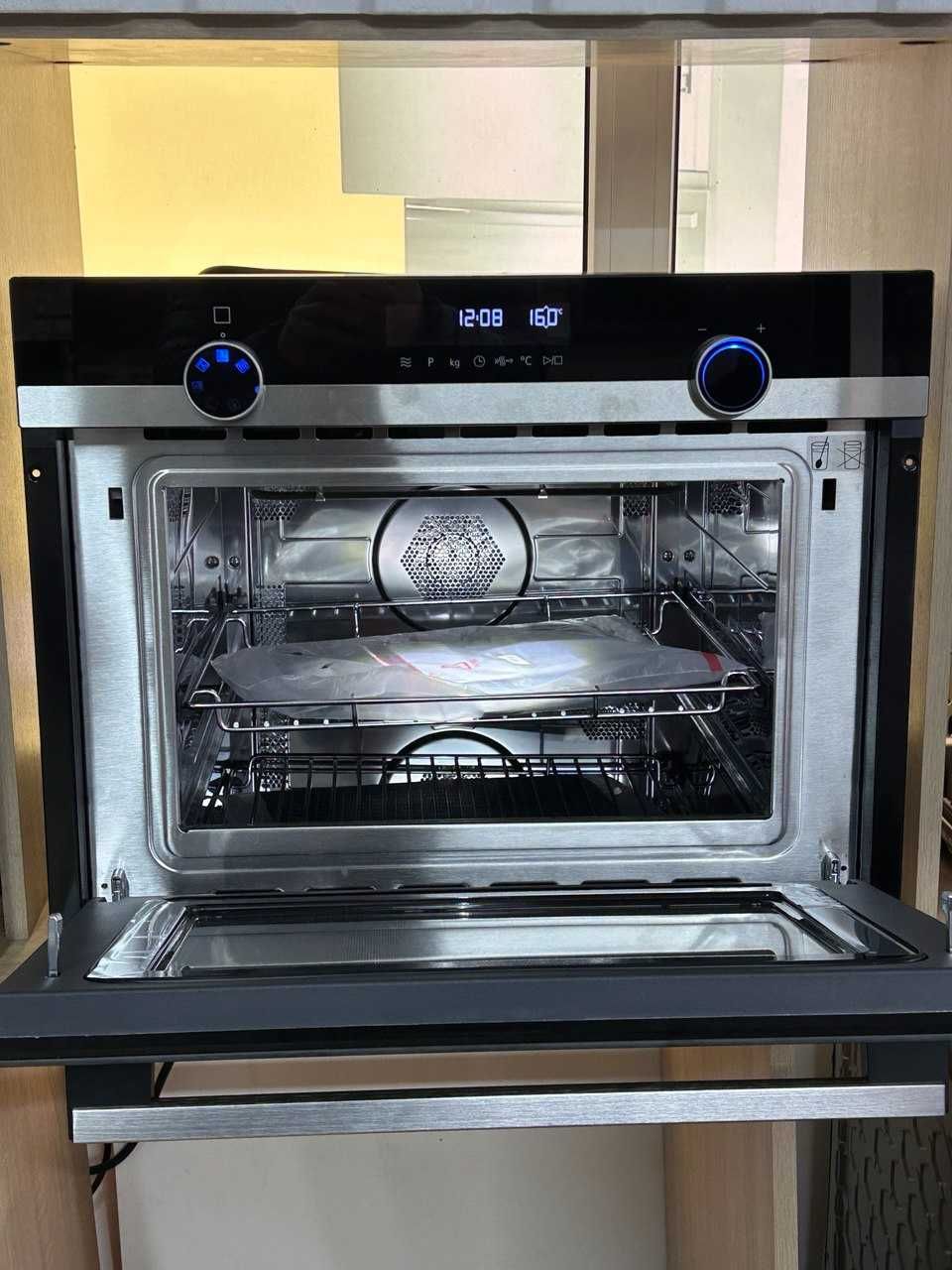 Духова шафа з мікрохвильовою піччю 2 в 1 Siemens IQ500 CM585AGS0