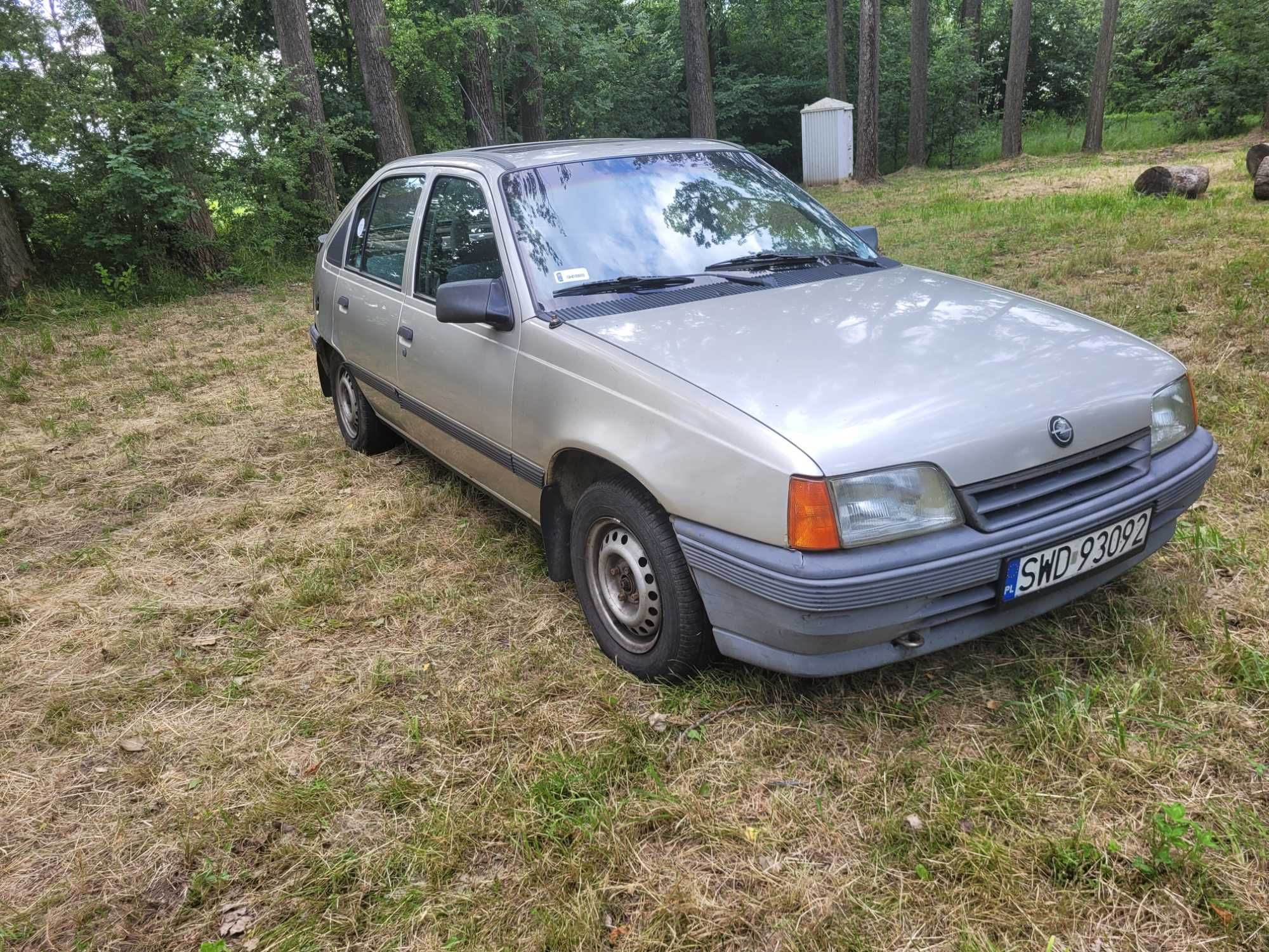 Opel Kadett E, 1.6i
