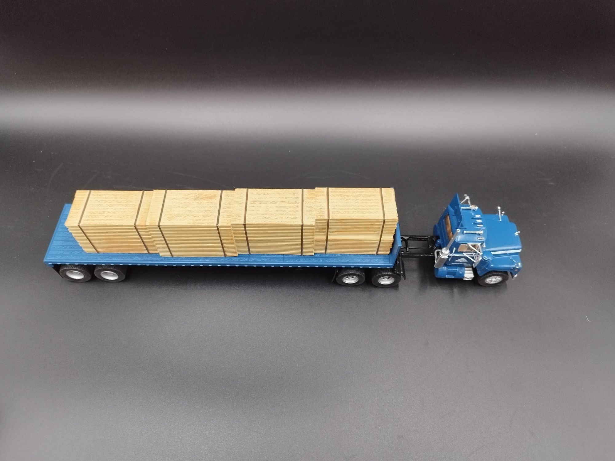 1:43 Altaya 1966 MACK Serie R Model nowy