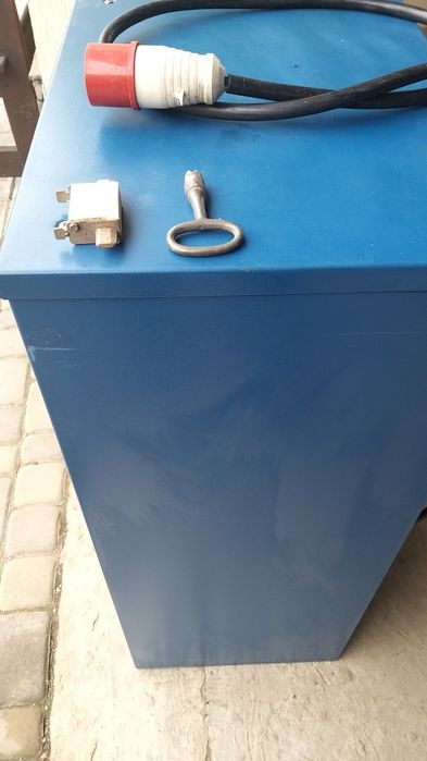 INDATRON 2, зарядний пристрій