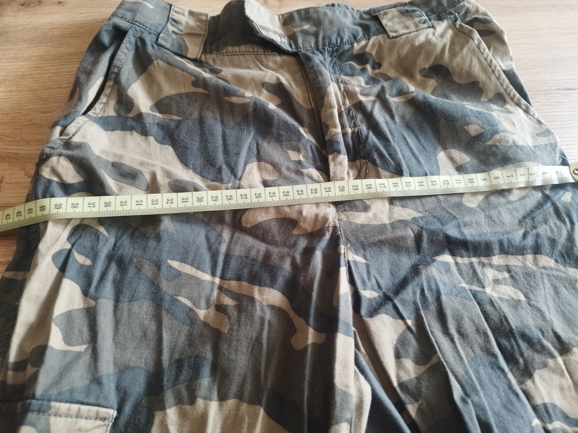 Spodnie moro Stradivarius roz XS joggery