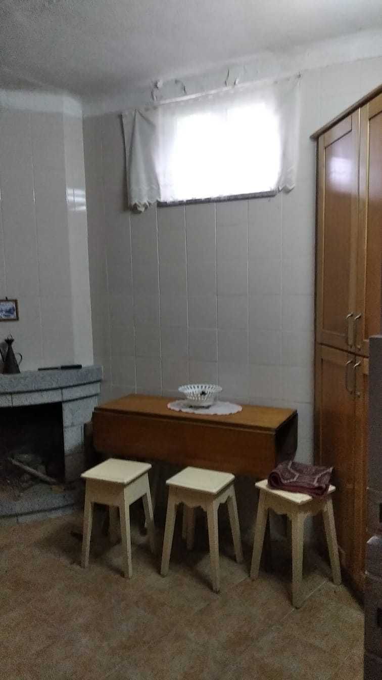 Moradia unifamiliar com 3 pisos em aldeia de cariz rural