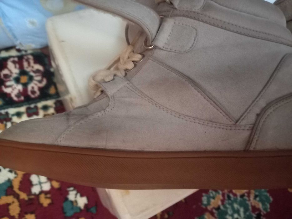 Ботинки женские 39 размера непромокаемые прочные