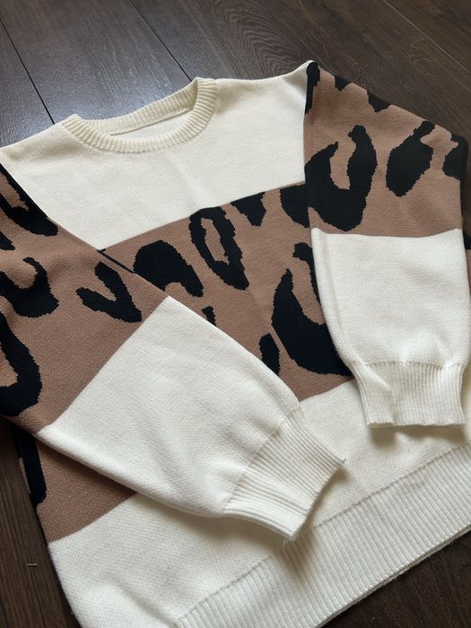 Светр новий,Турція,розмір м-л