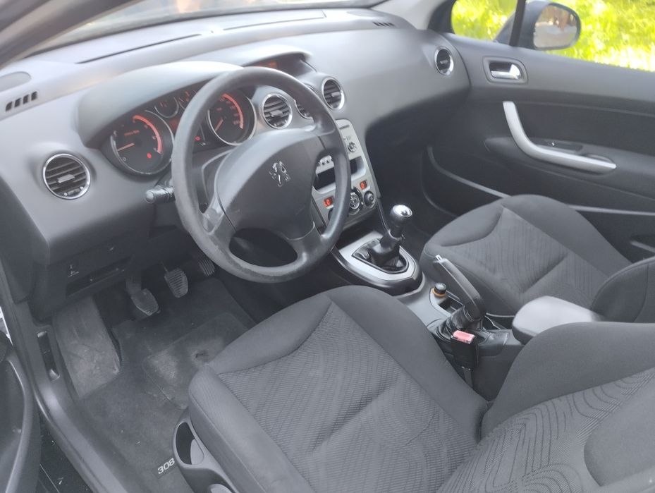 Peugeot 308 w ładnym stanie