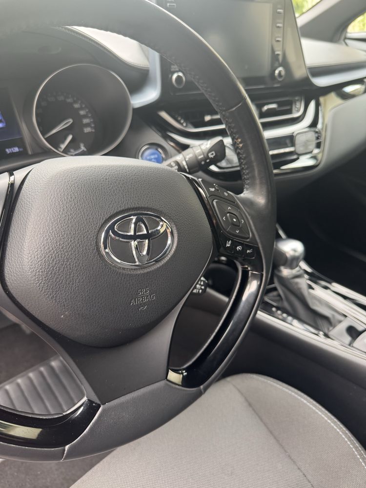 Toyota CH-R Hybrid
