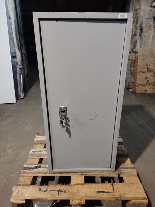 Продаю б.у канцелярский сейф