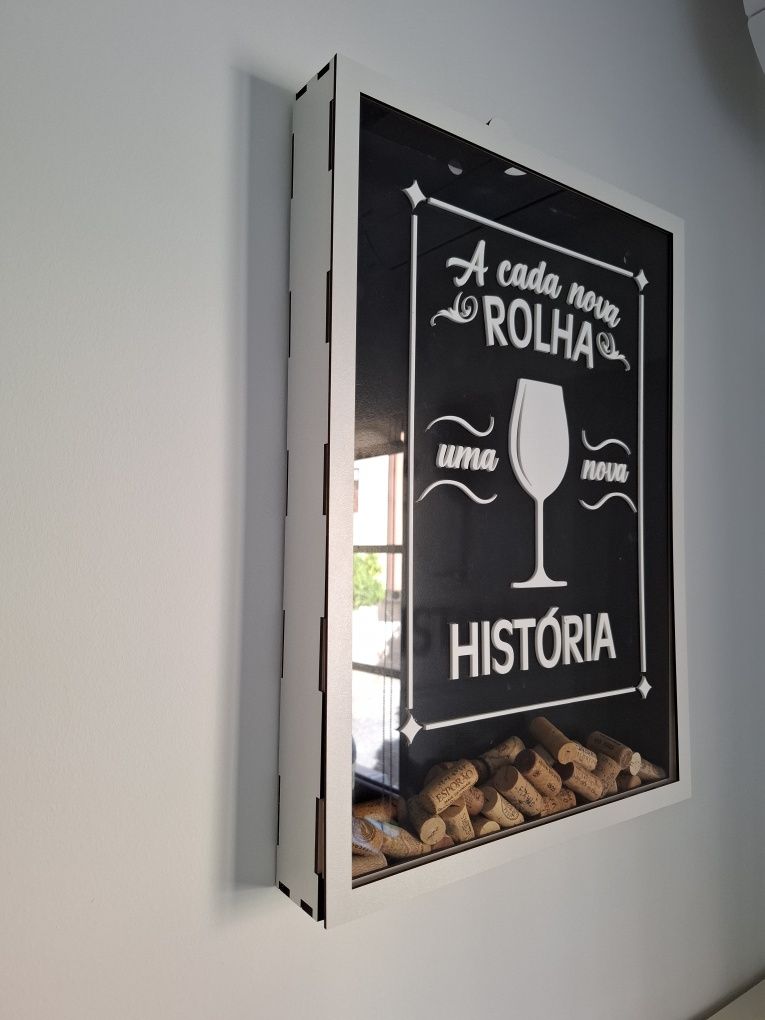 Porta Rolhas 44×54cm