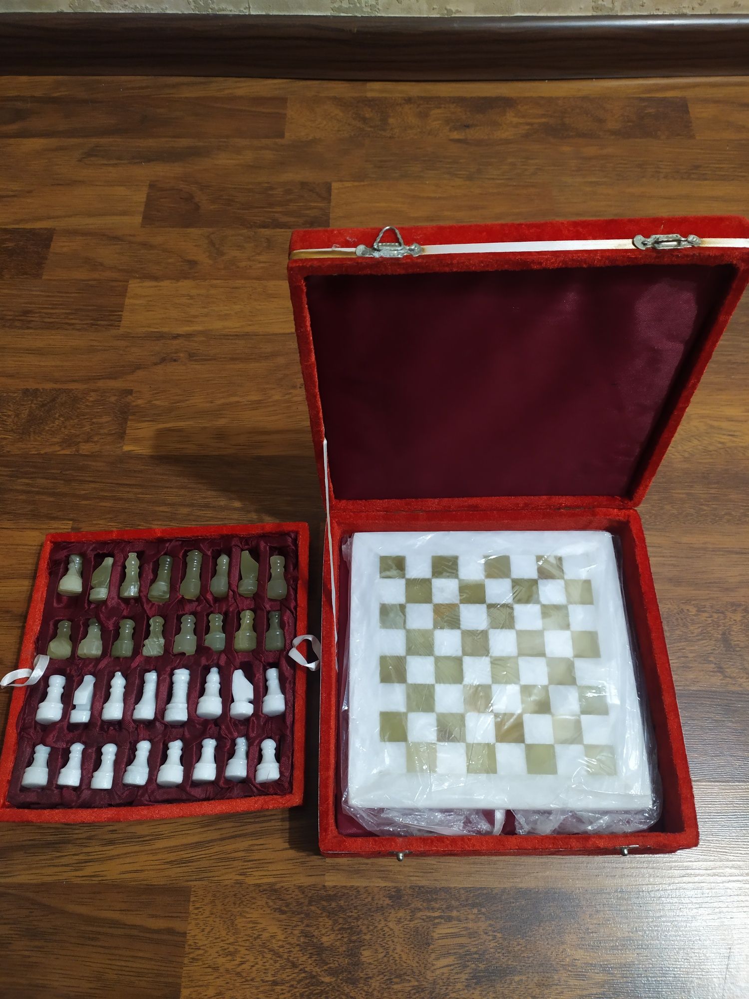 Продам шахматы из камня