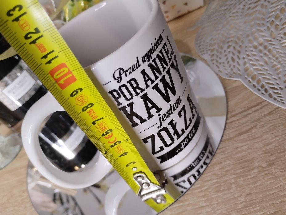 Świetny biały kubek z zabawnym napisem