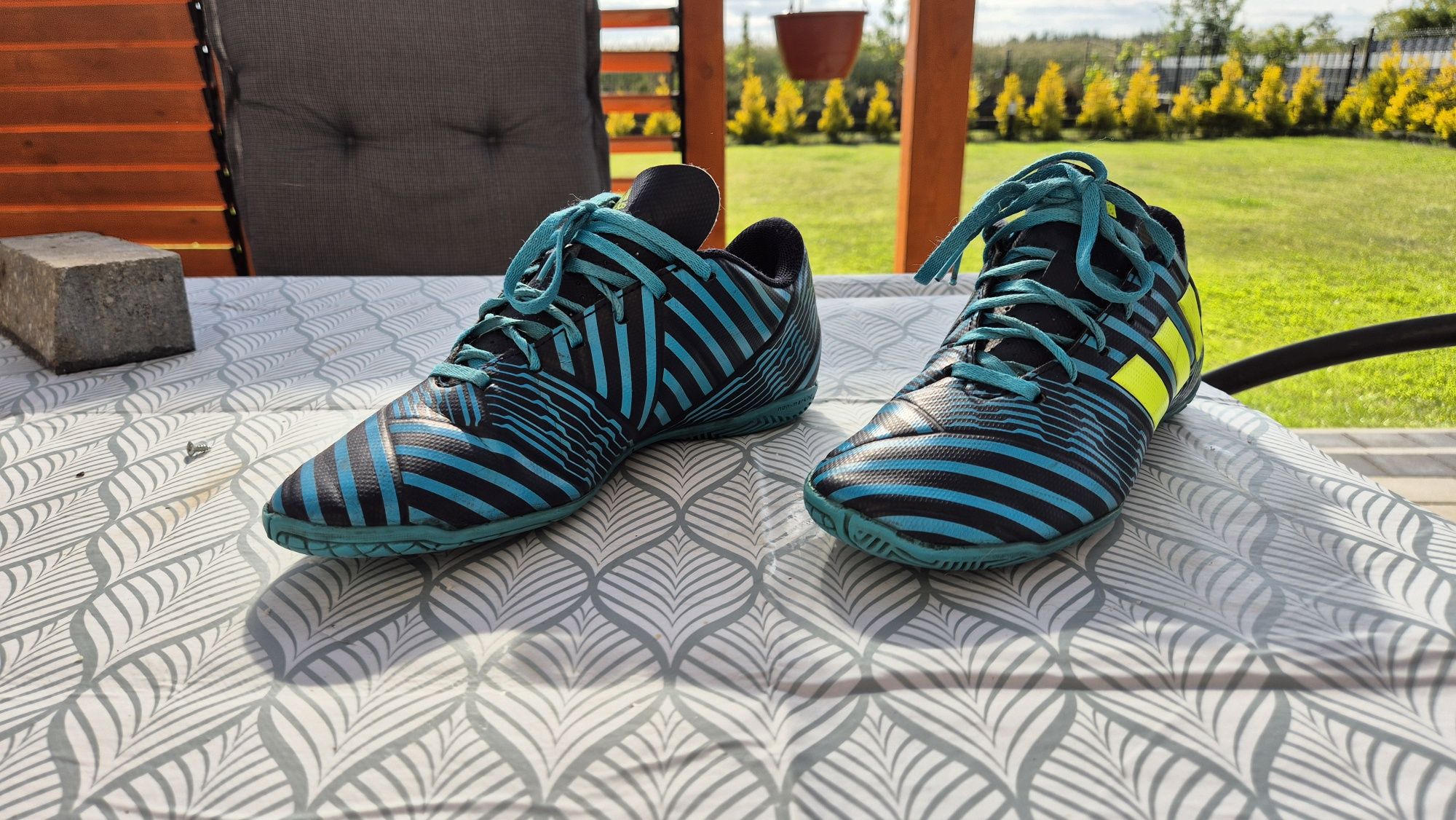 Halówki Adidas rozmiar 40 i 2/3