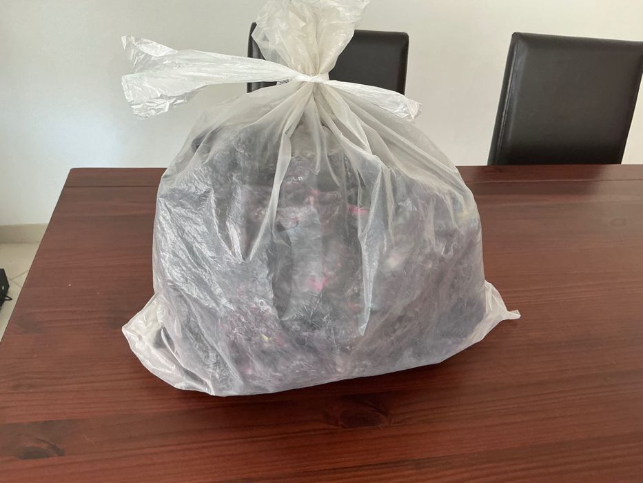 Enchimento fofo para almofadas – suficiente para 2 almofadas 40x40.