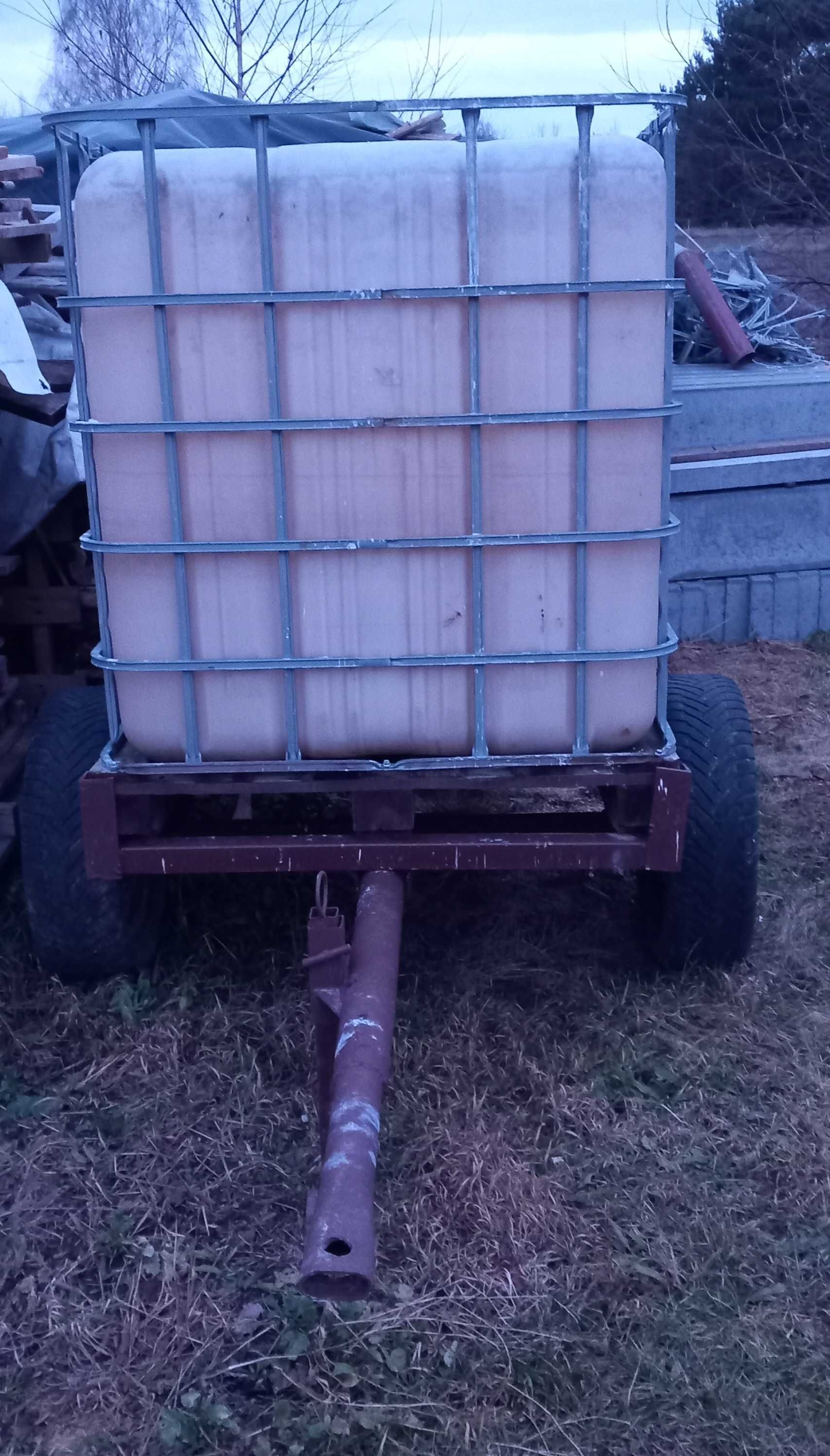 Mauzer 1000l wózek przyczepka
