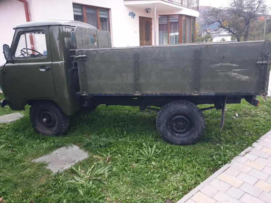 Уаз бортовий 3303