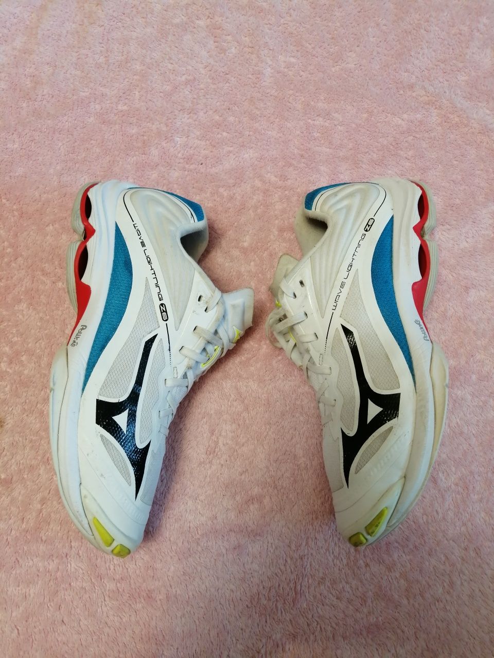 Кроссовки Mizuno Wave lightning  z 6