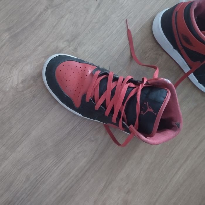 Jordan 1 vermelho