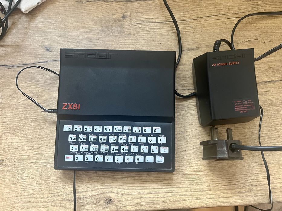 ZX81 z zasilaczem + dodatek 16k expandable RAM