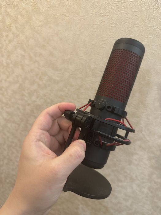 Продам мікрофон hyperx quadcast