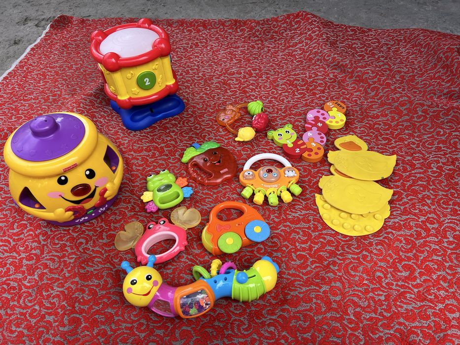 Дитячі розвиваючі іграшки