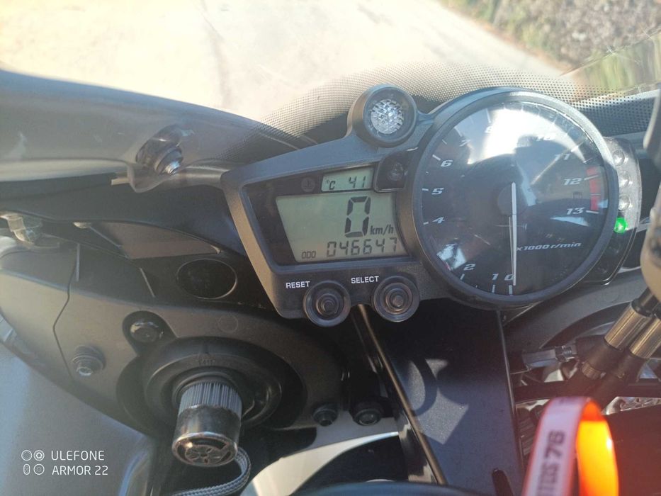 Yamaha YZF R1 como nova