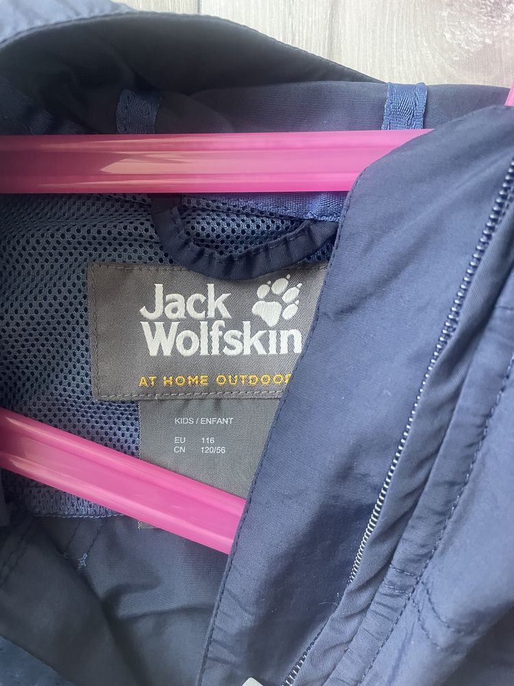 Kurtka wiatrówka Jack Wolfskin rozm. 116