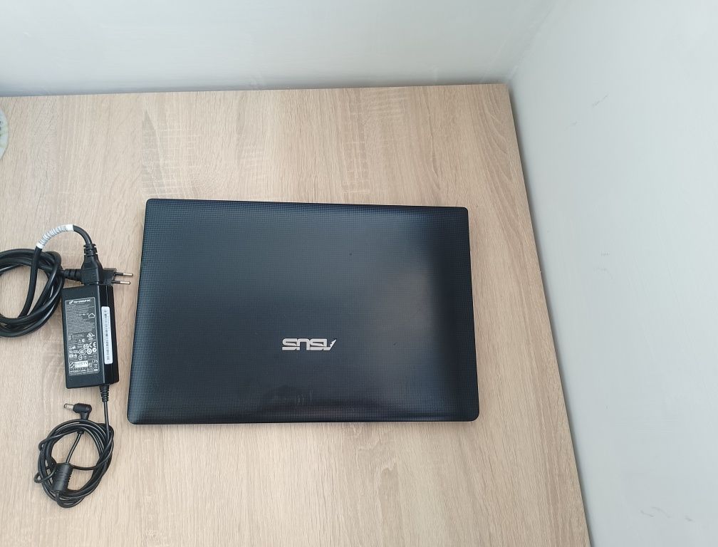 Asus X501, Intel Pentium, SSD