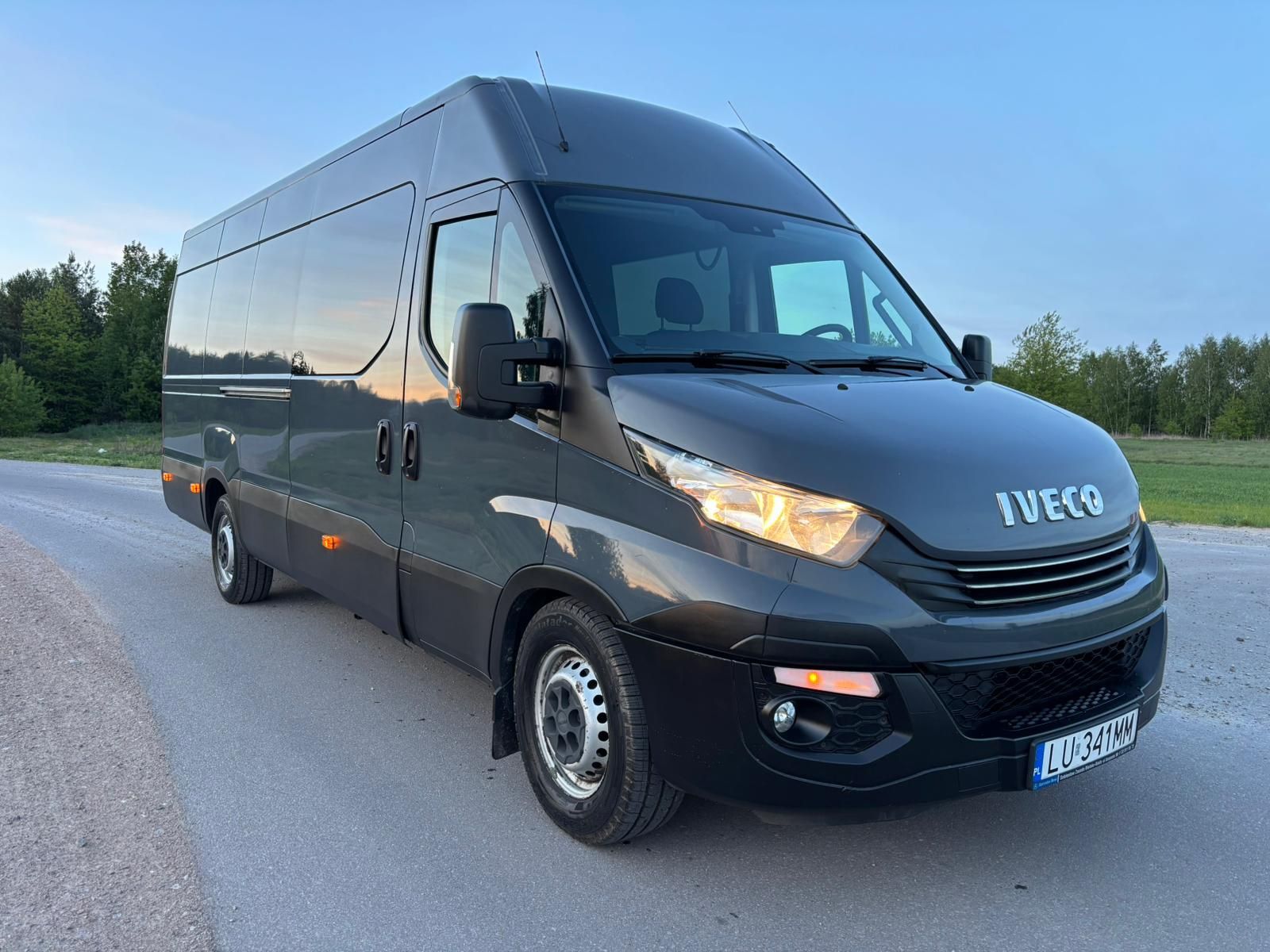 Iveco daily 3.0 hi-matic / 5 os. / Brygadówka
