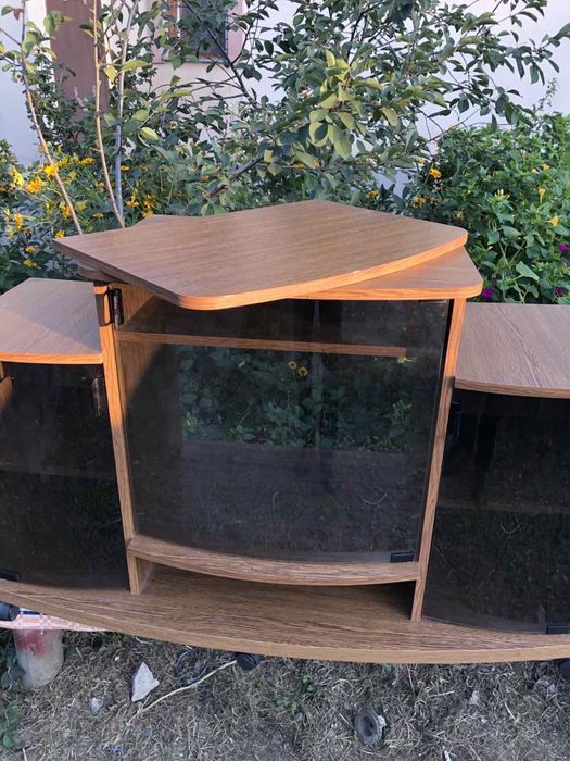Продам тумбу под телевизор