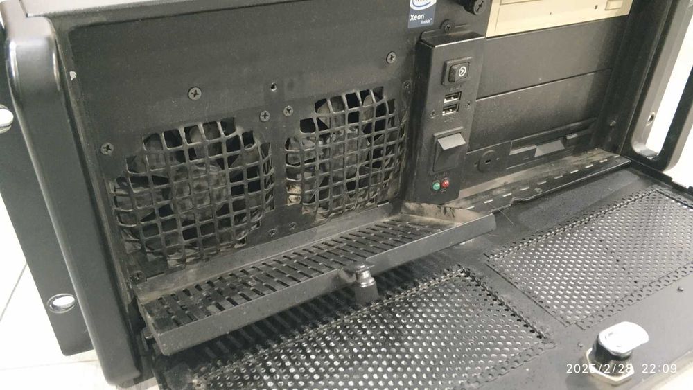 Серверний ящик / корпус, двоюнітовий в стойку / сервер