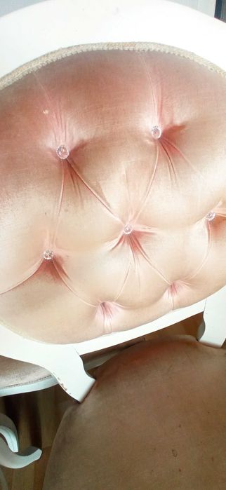 Krzesła Ludwik białe z kryształkami