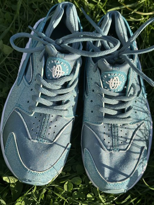 Кросівки фірми NIKE