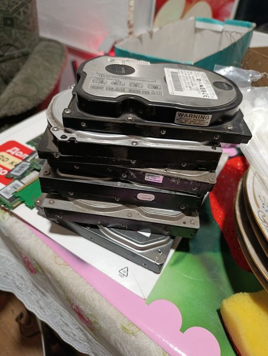 Продам мониторы и комплектующие для компьютеров