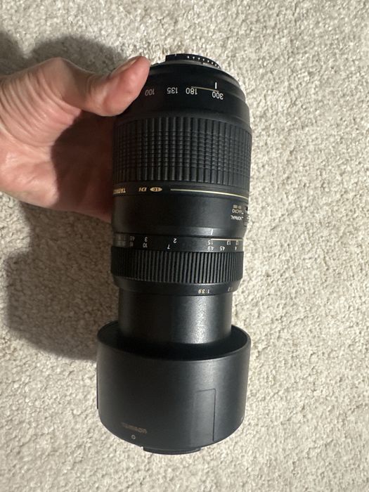Обʼєктив Tamron AF 70-300mm Telemacro