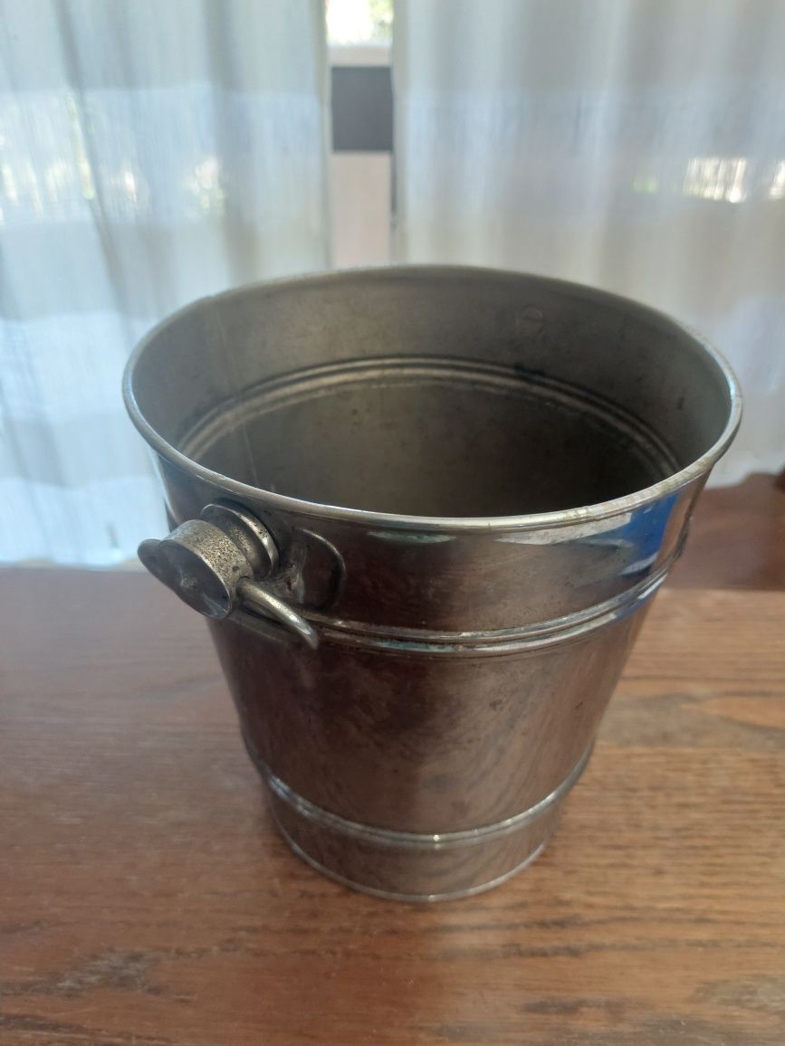 Garrafa de soda e balde  gelo em inox.Peças de coleçao.