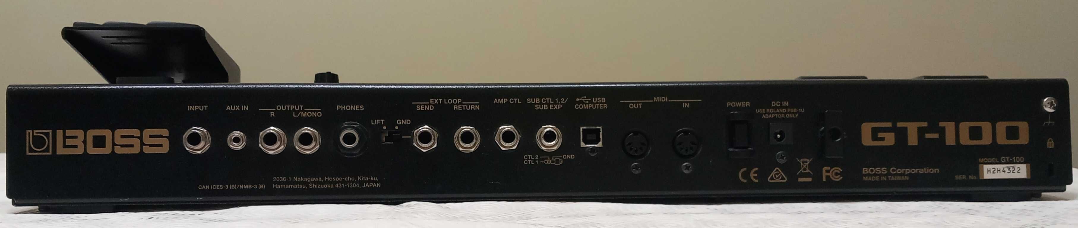 BOSS GT-100 c/ Flight Case + acessórios