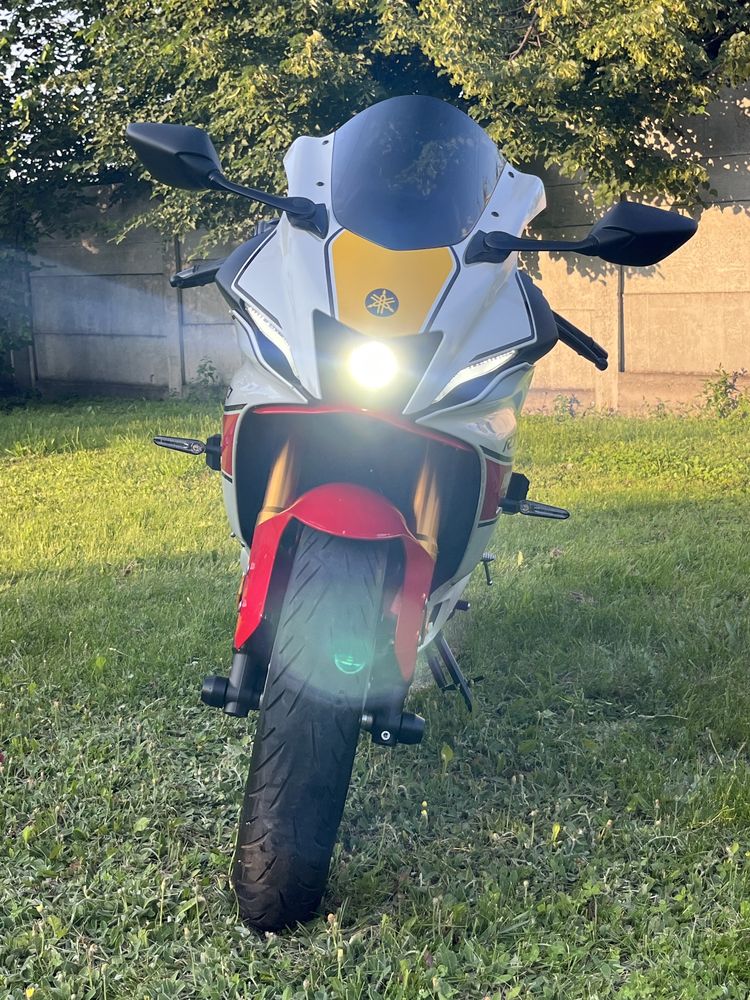 Спортбайк Yamaha YZF R7 2023 Akrapovic ямаха р7 мт-07 мт-09