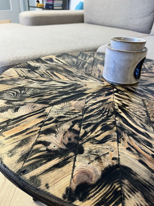 Stolik kawowy z charakterem i stare drewno z historią