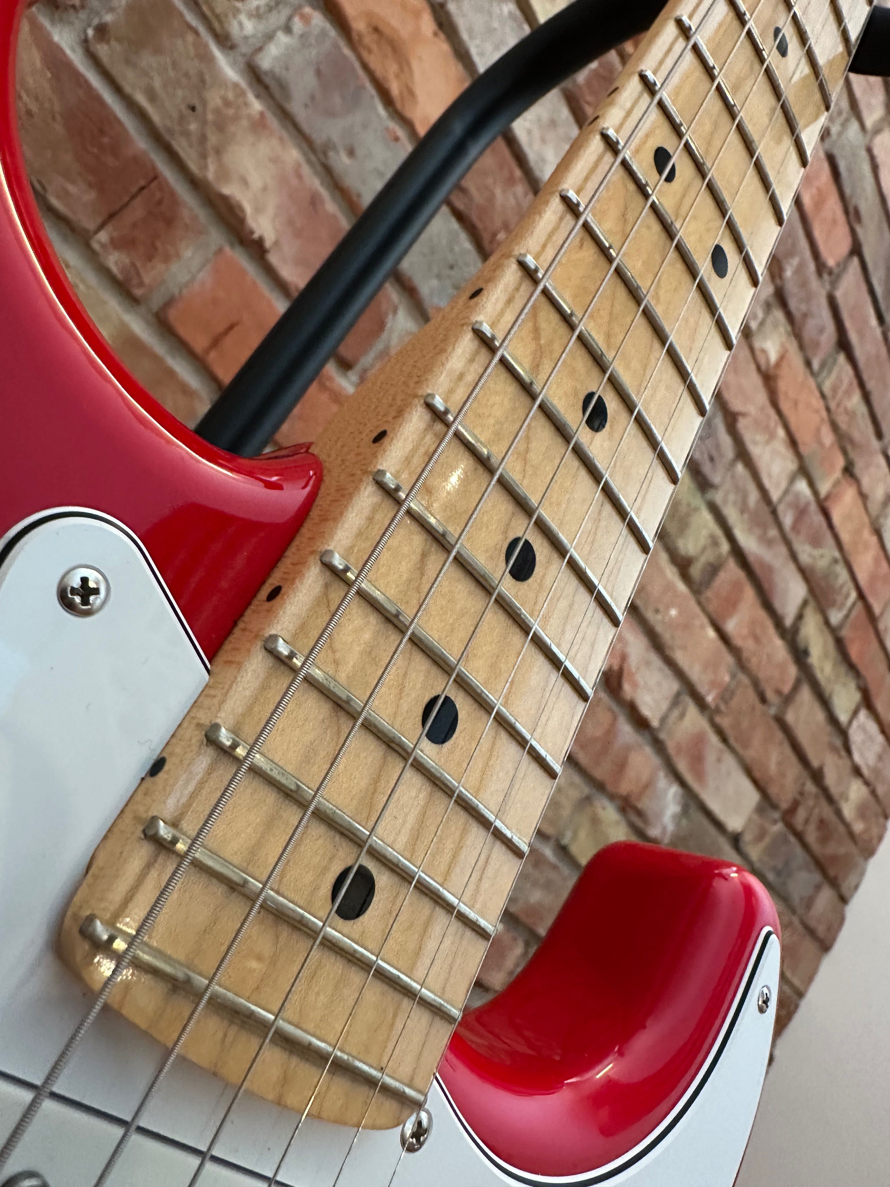 Fender Stratocaster Hybrid II Modena Red - Made in Japan