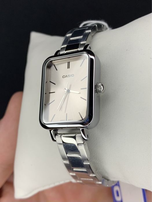 Годинник жіночий Casio LTP-V009D-4 Рожеві Оригінал Гарантія Часы