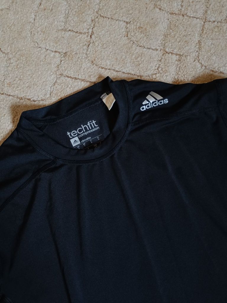 Koszulka sportowa Adidas Techfit compression L do biegania