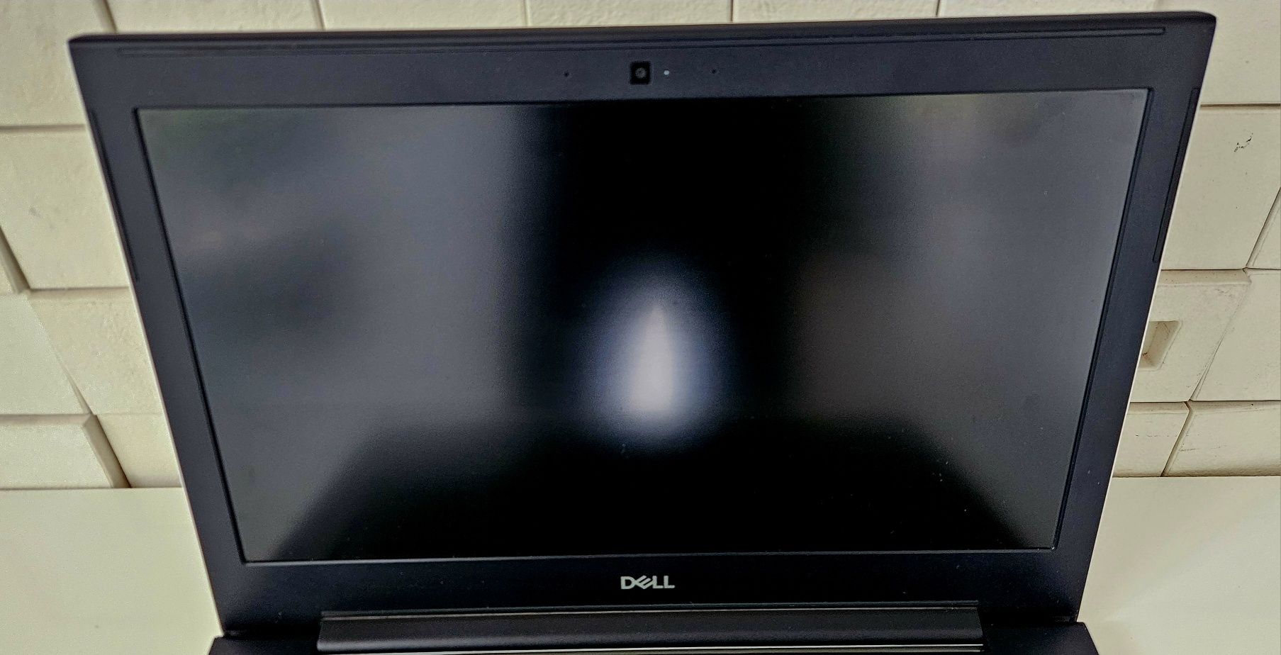 Laptop Dell Vostro-5471 i5-8250U/8Gb/256ssd/Win11P nowa klaw. i bateri