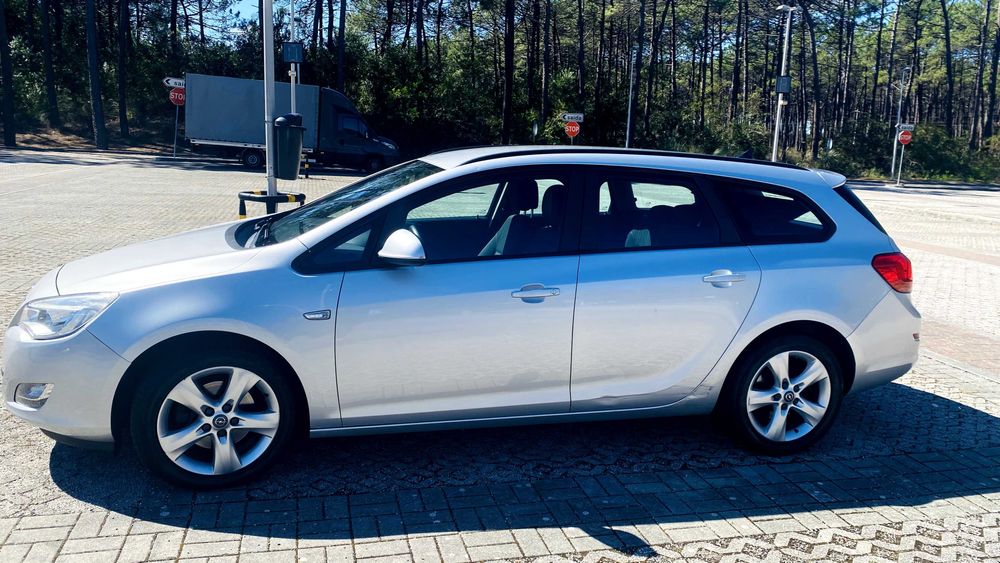 Opel Astra Sports Tourer - Impecavel