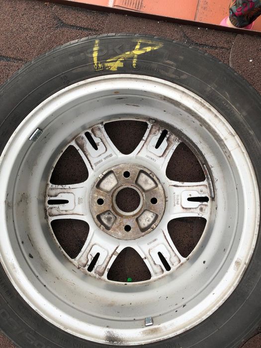 Alumfelgi z oponami oryginalne Volvo na 4 śruby