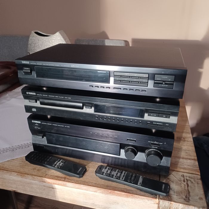 Wieża Yamaha, dwa piloty.