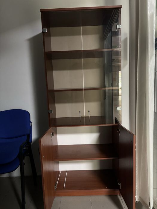 Офісна шафа скляна