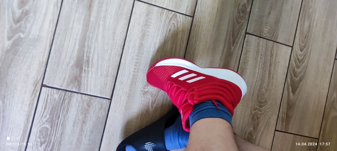 Кроссовки Adidas original Bomba