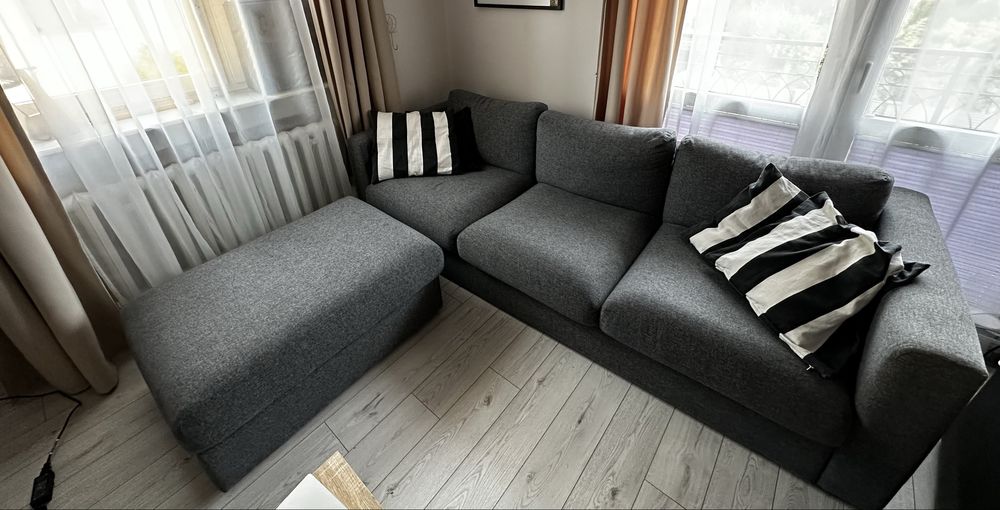 Sofa Vimle wraz z podnóżkiem ze schowkiem