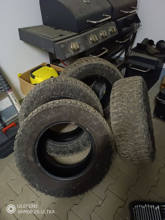 Opony Renegade R/T RADAR 235 70r16